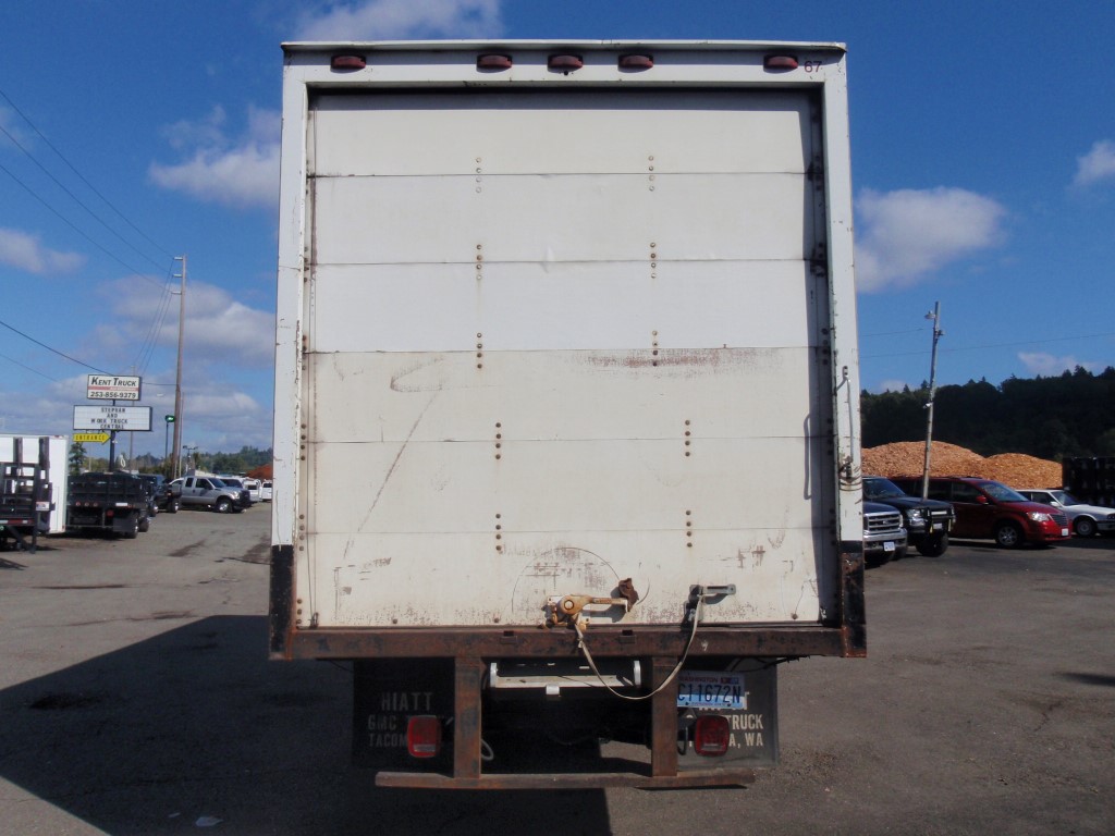 2006 GMC C6500 REFRIGERATOR TRUCK 8832_PA010078-Medium