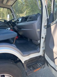 2013 Mitsubishi Fuso Box truck 10