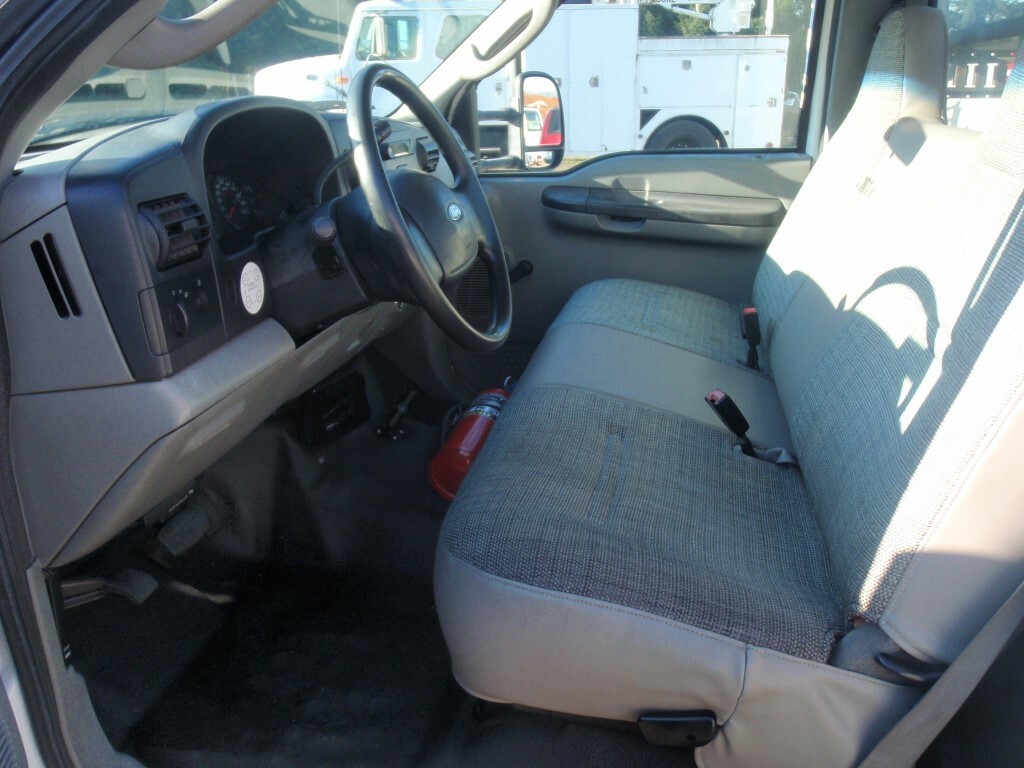 2006 Ford F550 61f321397c810073714d4233