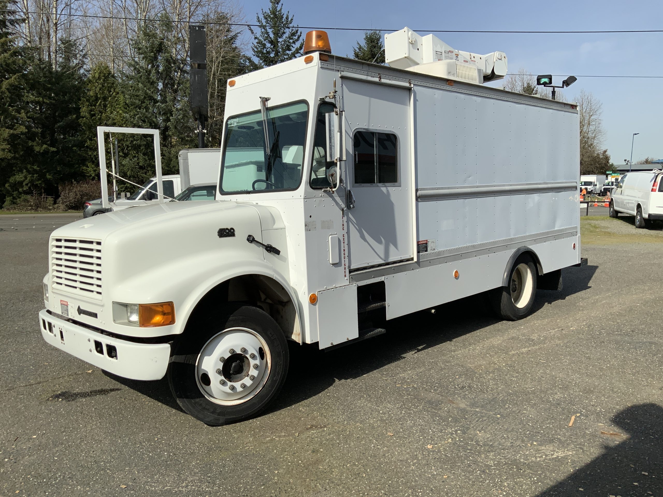 2001 International Boom Truck 6414bf83e2f1d9134c7d2eff-scaled