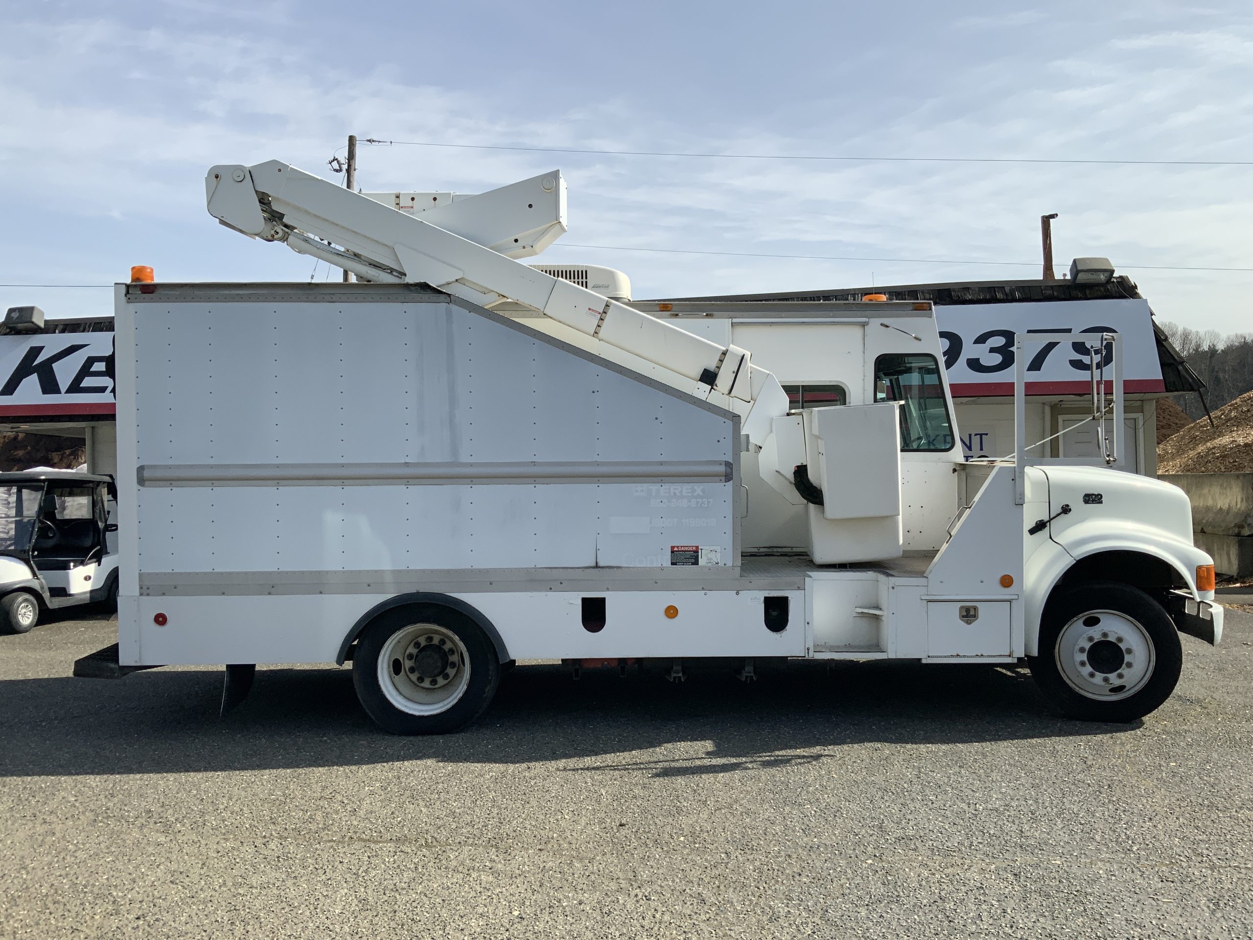 2001 International Boom Truck 6414bfccde6f32043c506e66-scaled