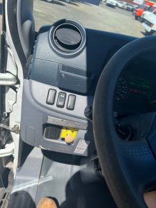 2013 Mitsubishi Fuso Box truck 7