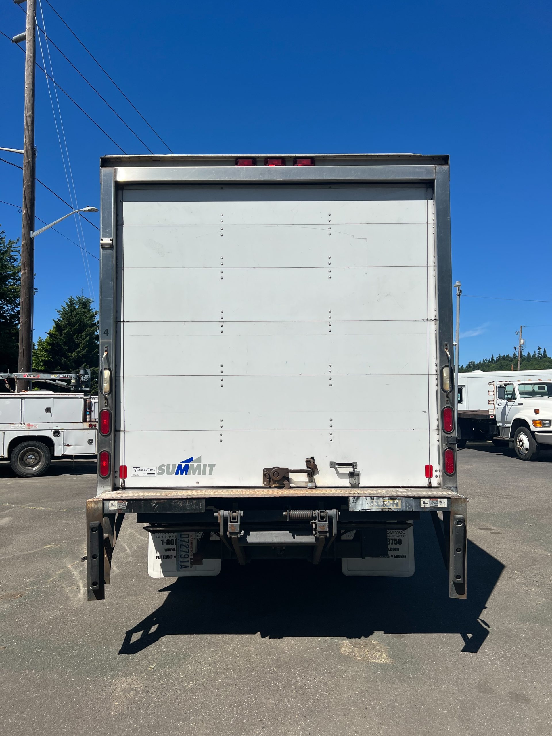 2013 Mitsubishi Fuso Box truck IMG_2302-scaled