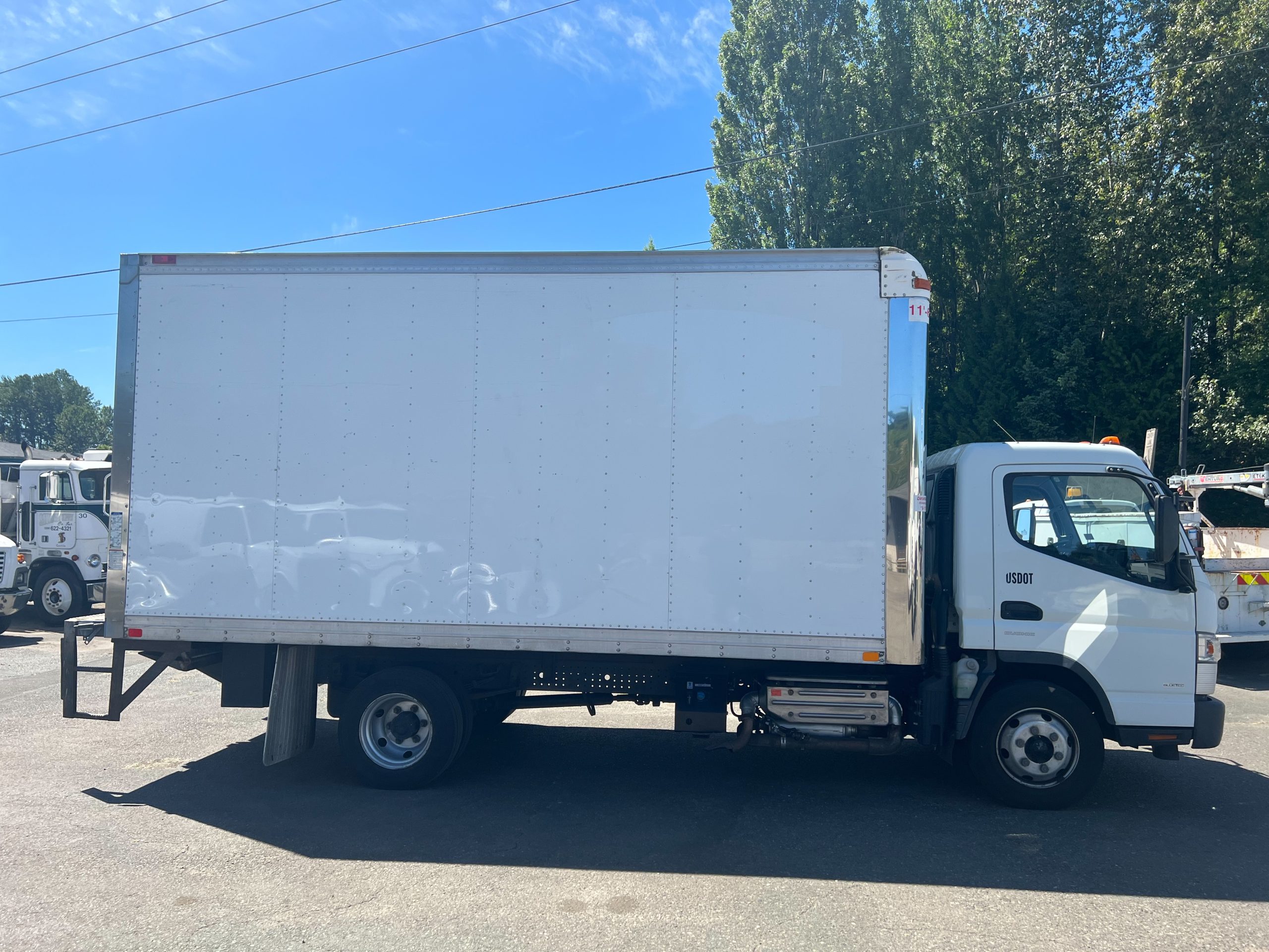 2013 Mitsubishi Fuso Box truck IMG_2305-scaled