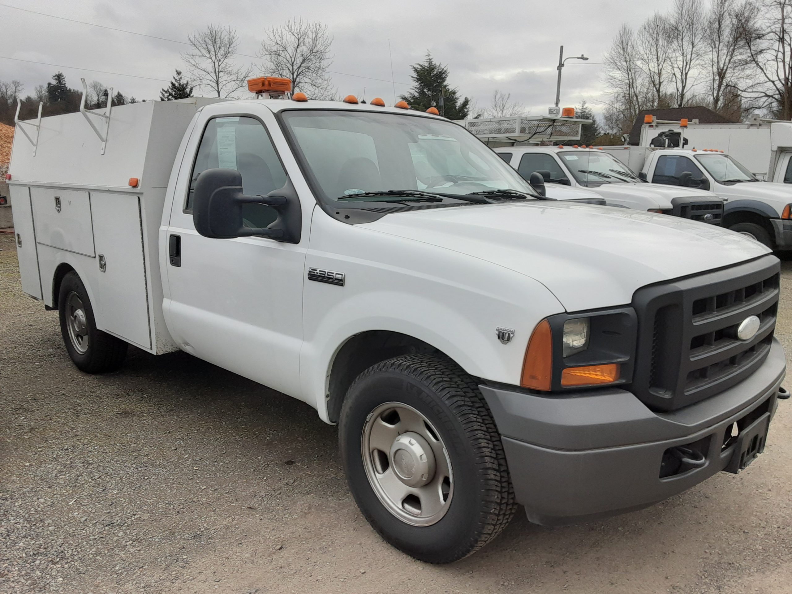 2006 Ford F350 Utility Truck 20210324_111039-scaled