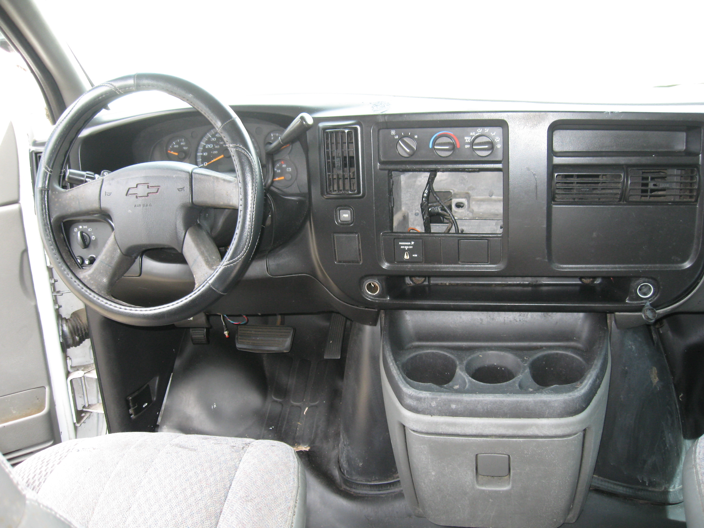2007 Chevy G2500 IMG_0316