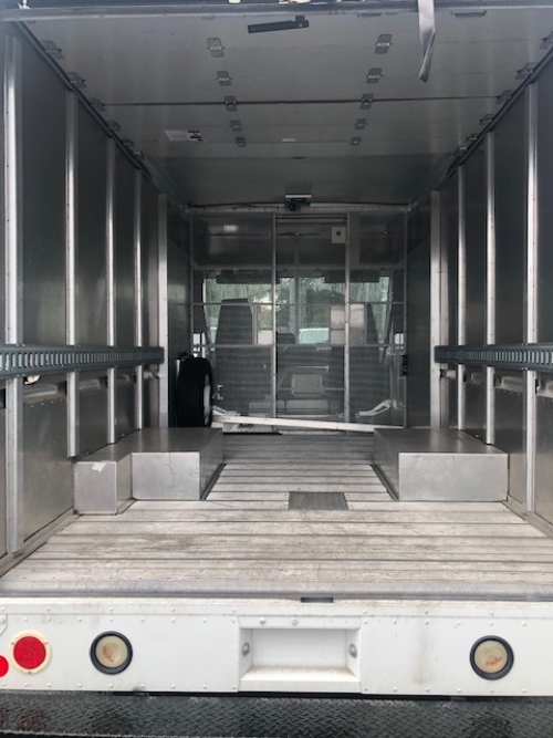 2013 Ford E350 Step van adj9