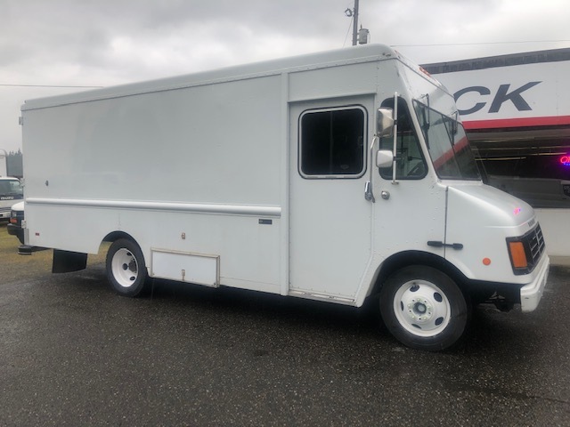 2005 Workhorse Step Van 2005-workhorse-p42-step-van-walk-in-4