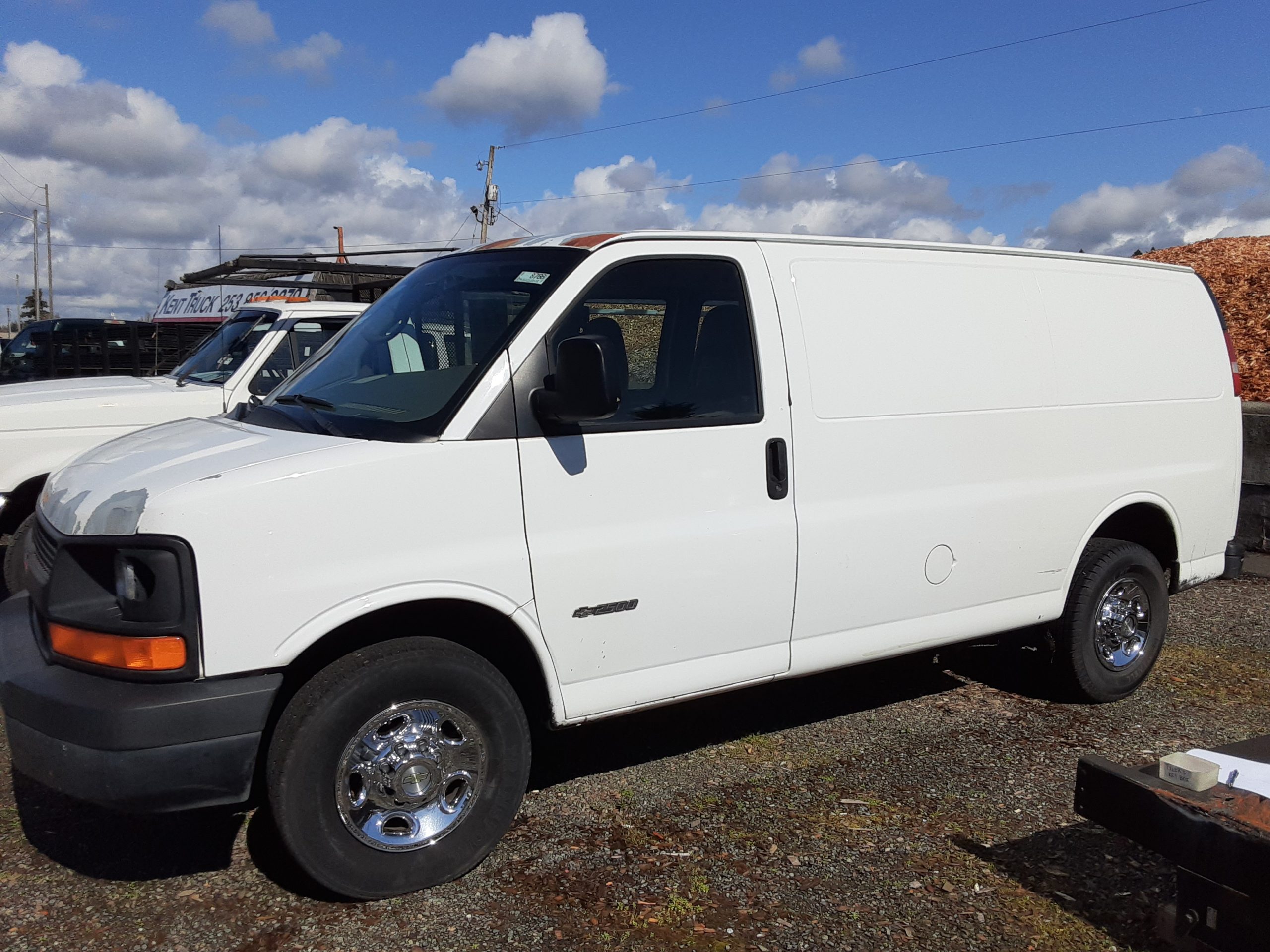2005 CHEVROLET EXPRESS G2500 20210322_135053-scaled