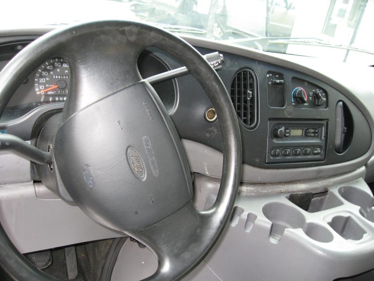 2001 Ford E-350 Cargo Van