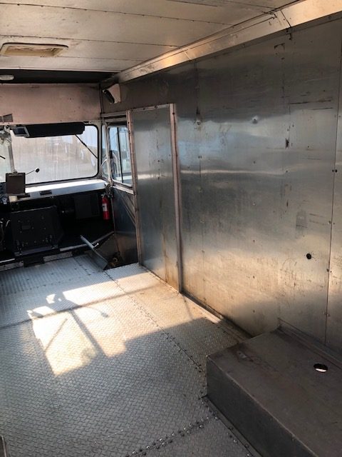 2005 Workhorse Step Van IMG_0177-rotated