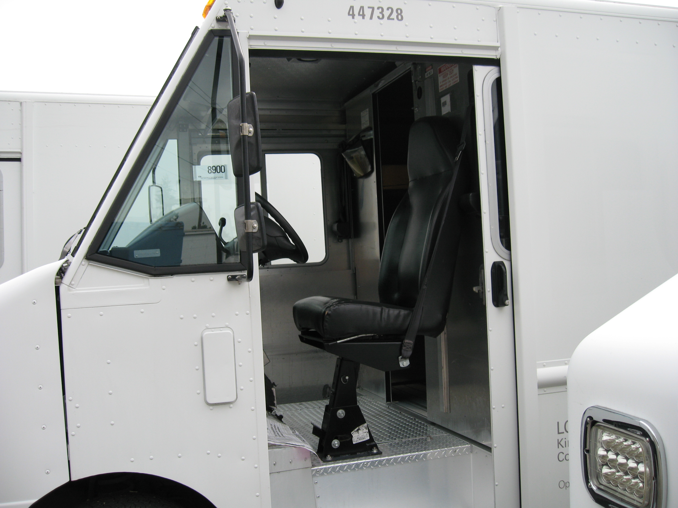 2010 Ford E350 Step Van IMG_0305