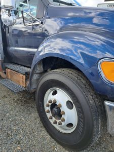 Ford F-750 4x2 Service Truck 8-1