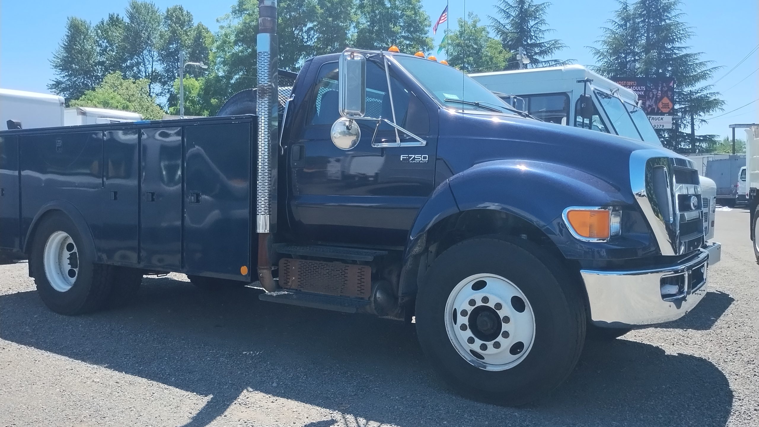 Ford F-750 4x2 Service Truck IMG_20240713_135439524-scaled