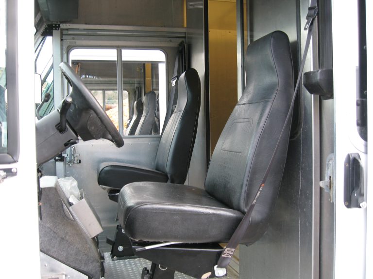 2011 Ford E-450 RWD Utilimaster Step Van IMG_0050-768x576-1