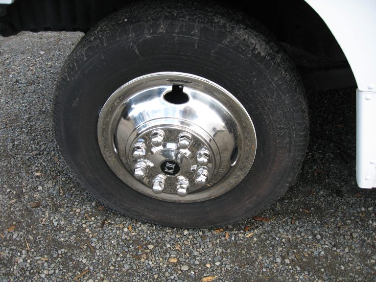 2011 Ford E-450 RWD Utilimaster Step Van IMG_0055-768x576-1