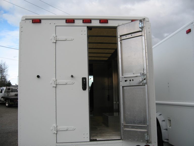 2011 Ford E-450 RWD Utilimaster Step Van IMG_0066-768x576-1