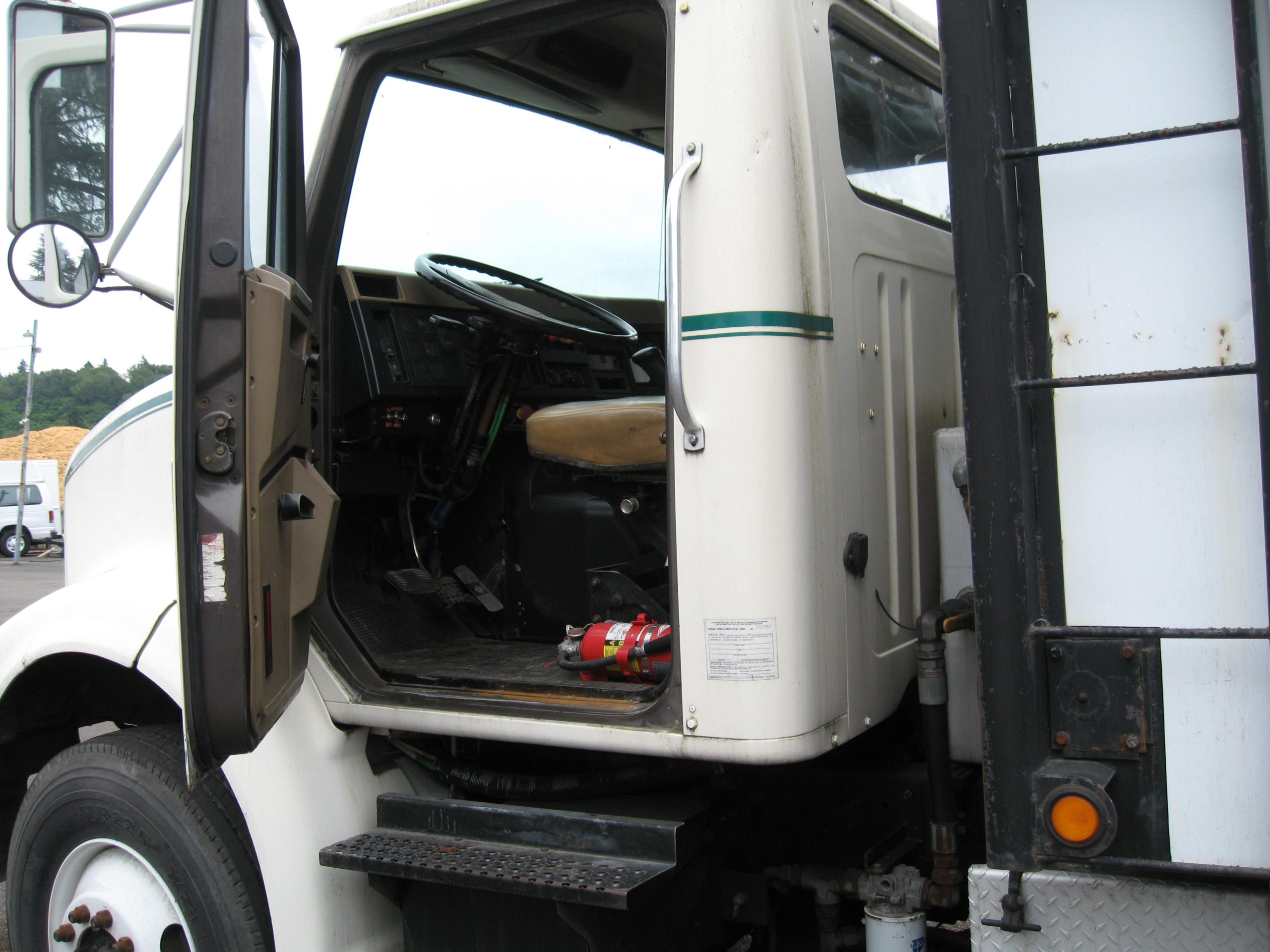 1991 INTERNATIONAL 8100 SAWDUST TRUCK IMG_0005-6-scaled