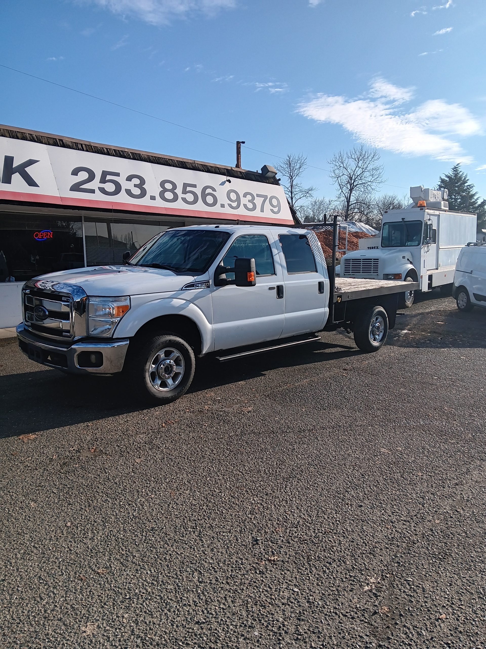 2014 Ford F-350 4x4 Flatbed 1000009432-scaled