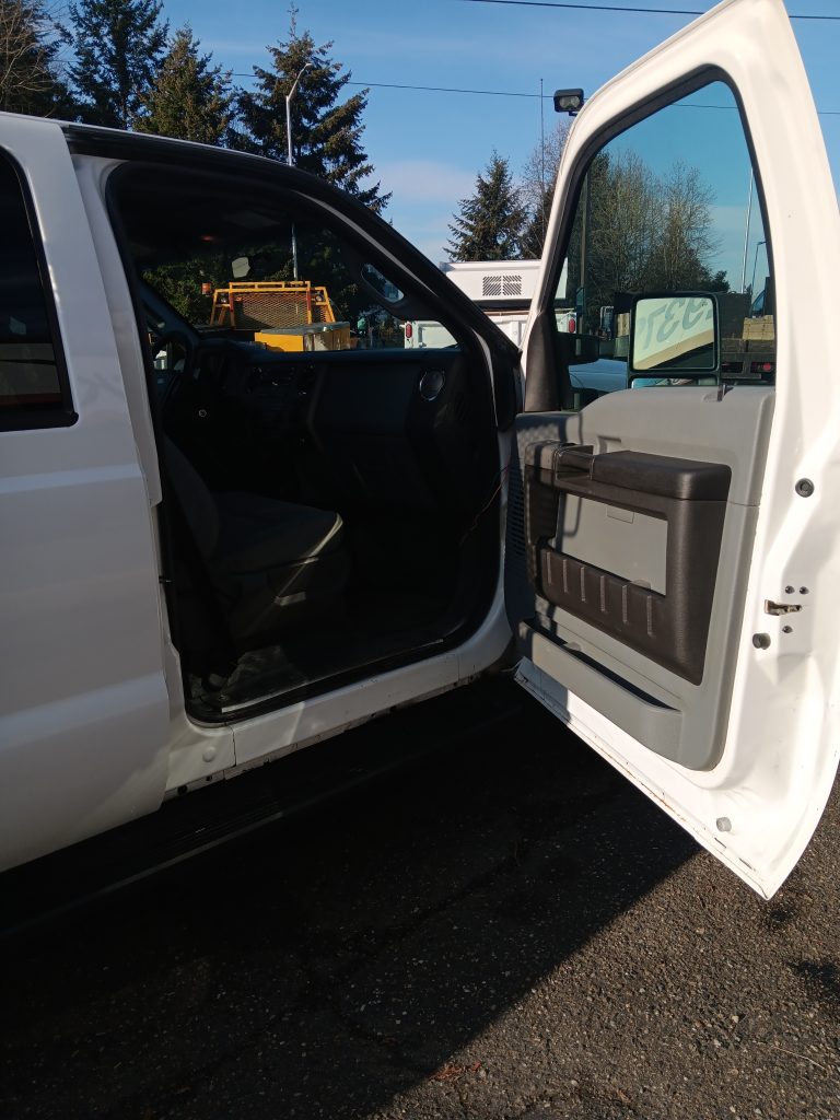 2014 Ford F-350 4x4 Flatbed 1000009436-768x1024-1
