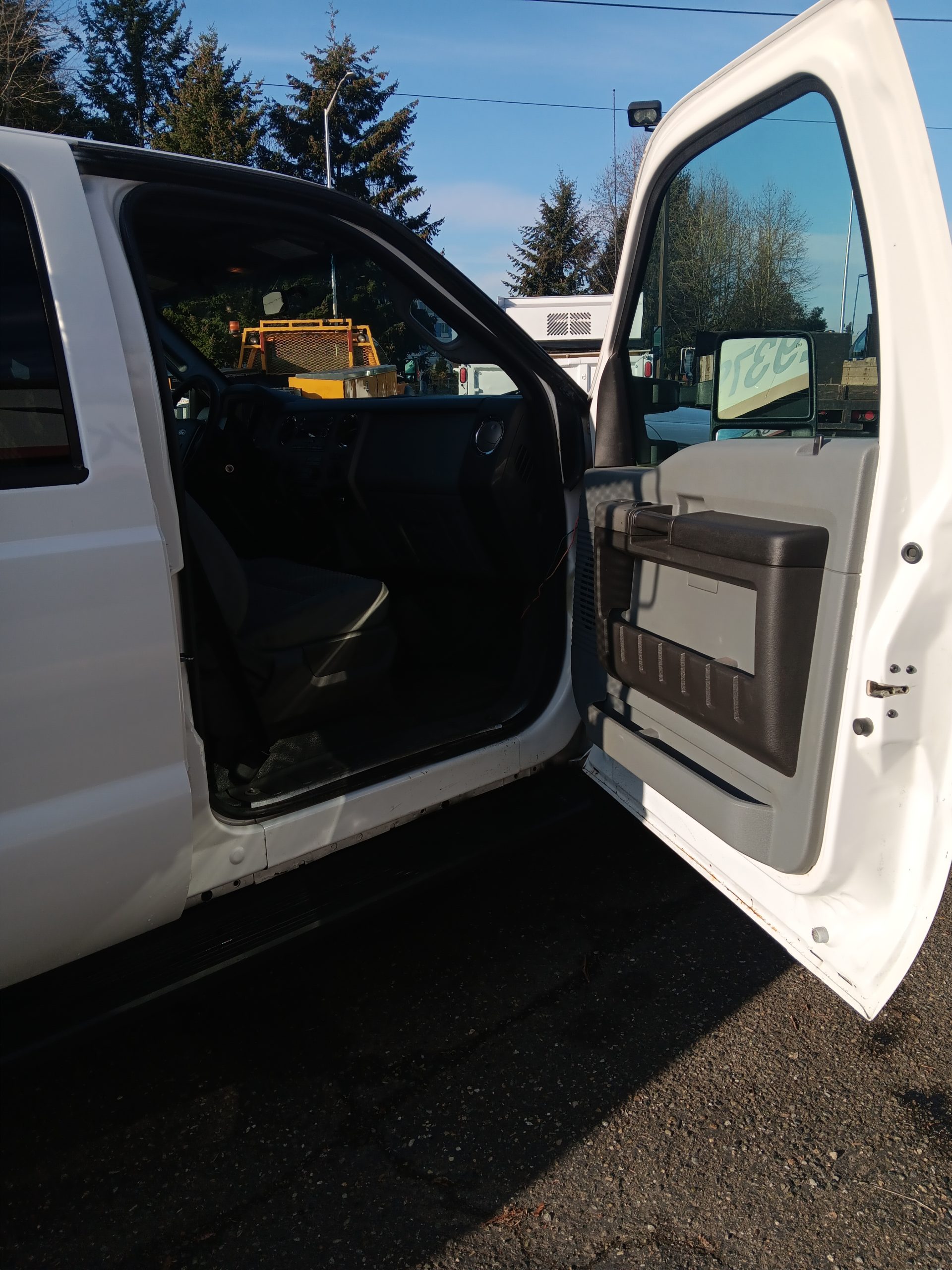 2014 Ford F-350 4x4 Flatbed 1000009436-scaled