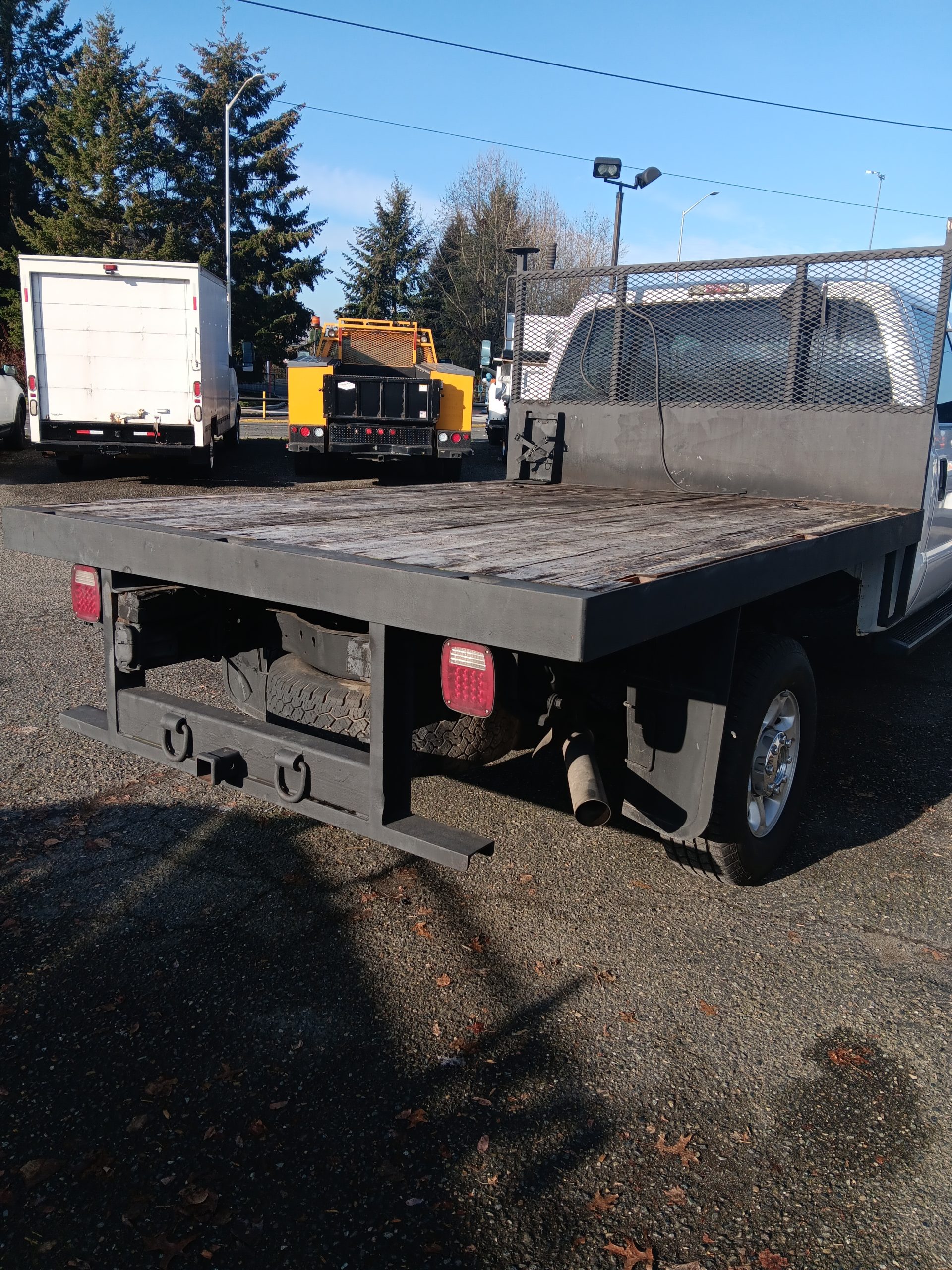2014 Ford F-350 4x4 Flatbed 1000009458-scaled