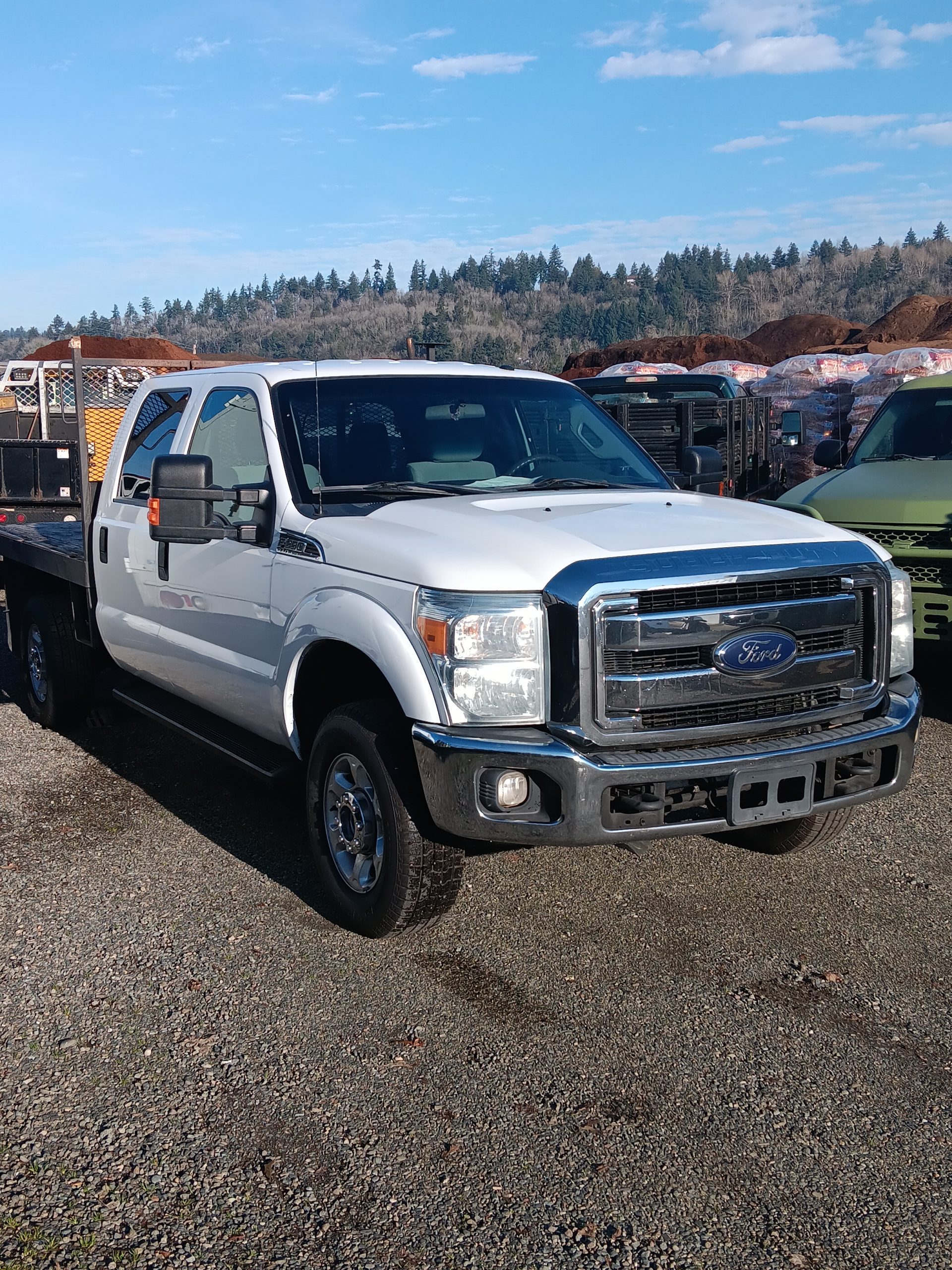2014 Ford F-350 4x4 Flatbed 1000009469-scaled