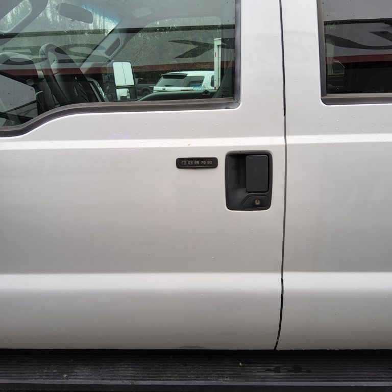 2014 Ford F-350 4x4 Flatbed 20250106_114021-768x768-1