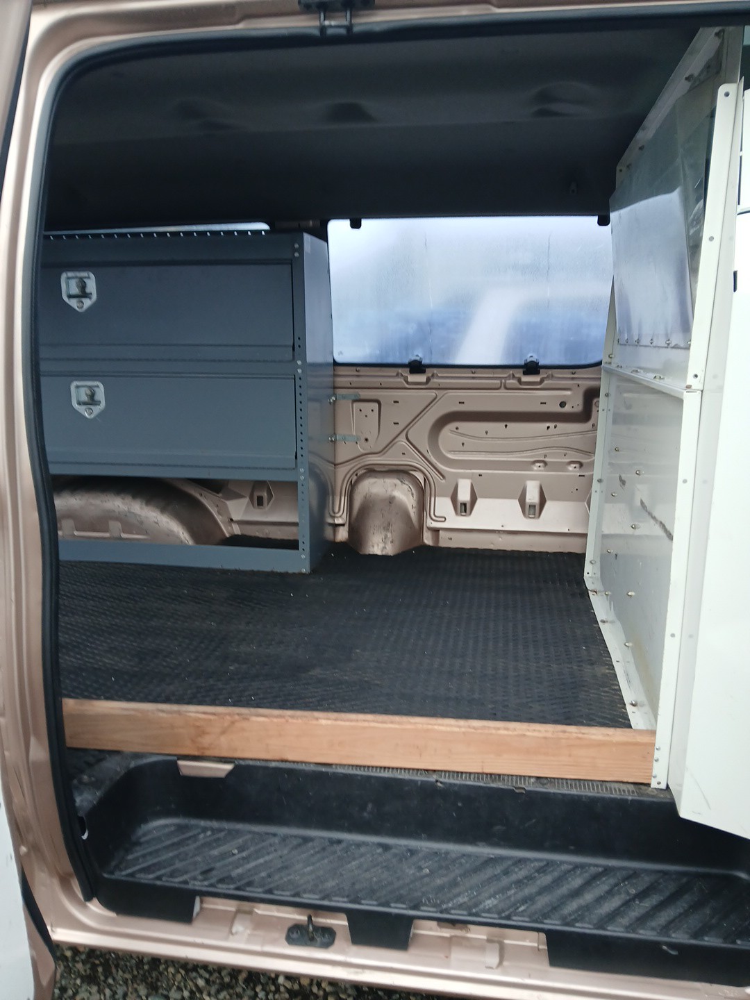 1998 Ford E-350 Cargo Van 9f227a13-a6bd-4bec-abc5-0db68a4701b3
