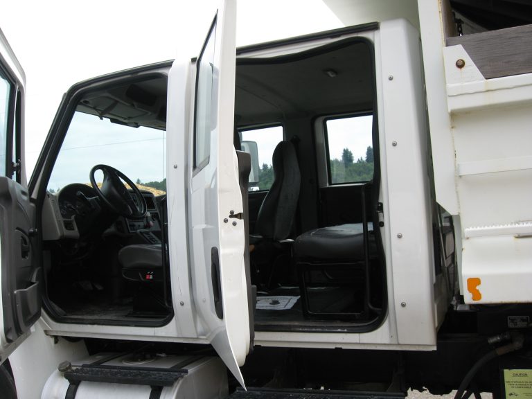 2011 Intl 4000 Crew Cab Dump Truck IMG_0342-768x576-1