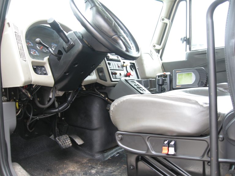 2011 Intl 4000 Crew Cab Dump Truck IMG_0343-768x576-1