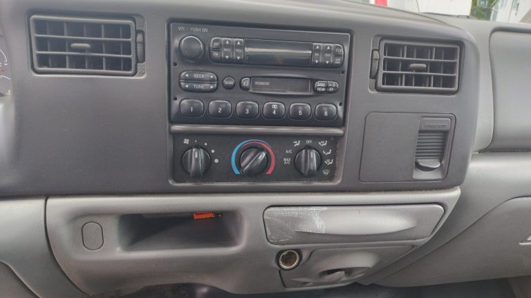 2003 Ford F350 Crew Cab Utility Truck IMG_20240618_112533086_HDR-768x432-1
