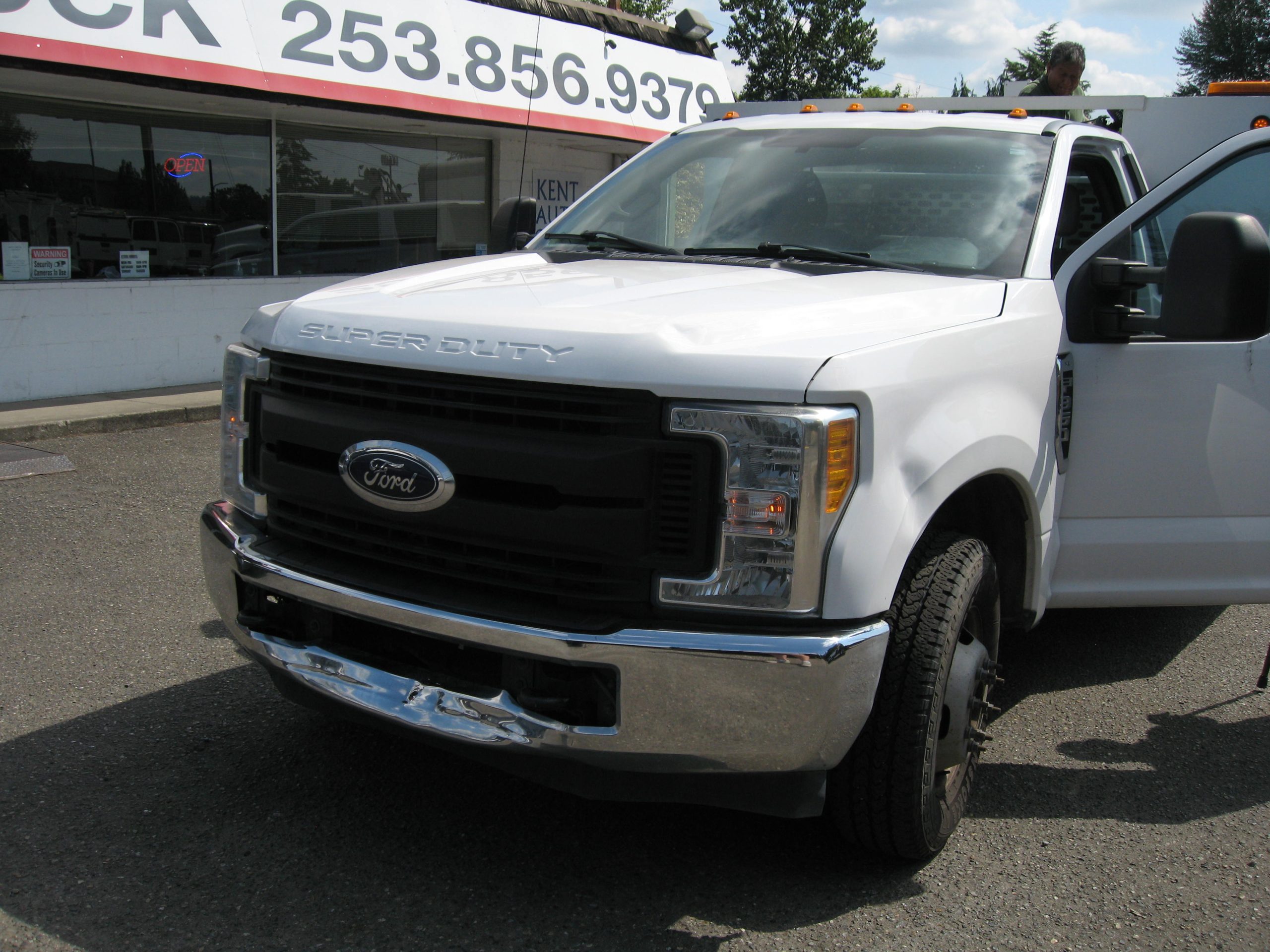 2017 Ford F-350 Tire Service Truck IMG_0295-scaled
