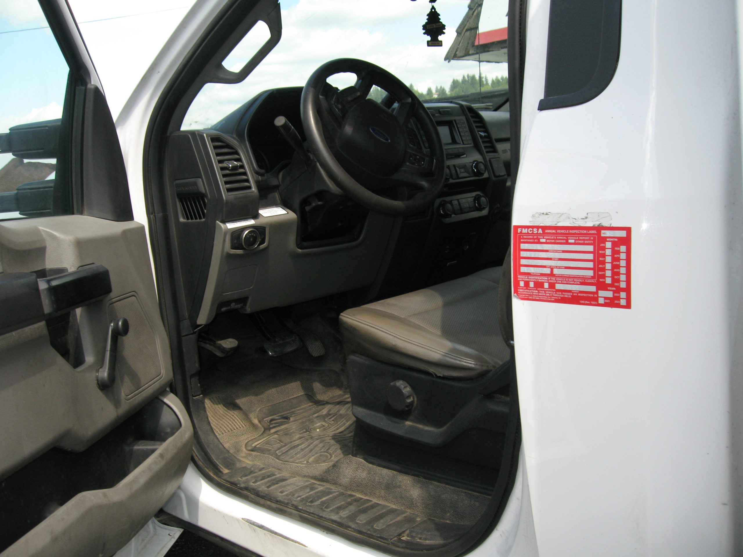 2017 Ford F-350 Tire Service Truck IMG_0307-scaled