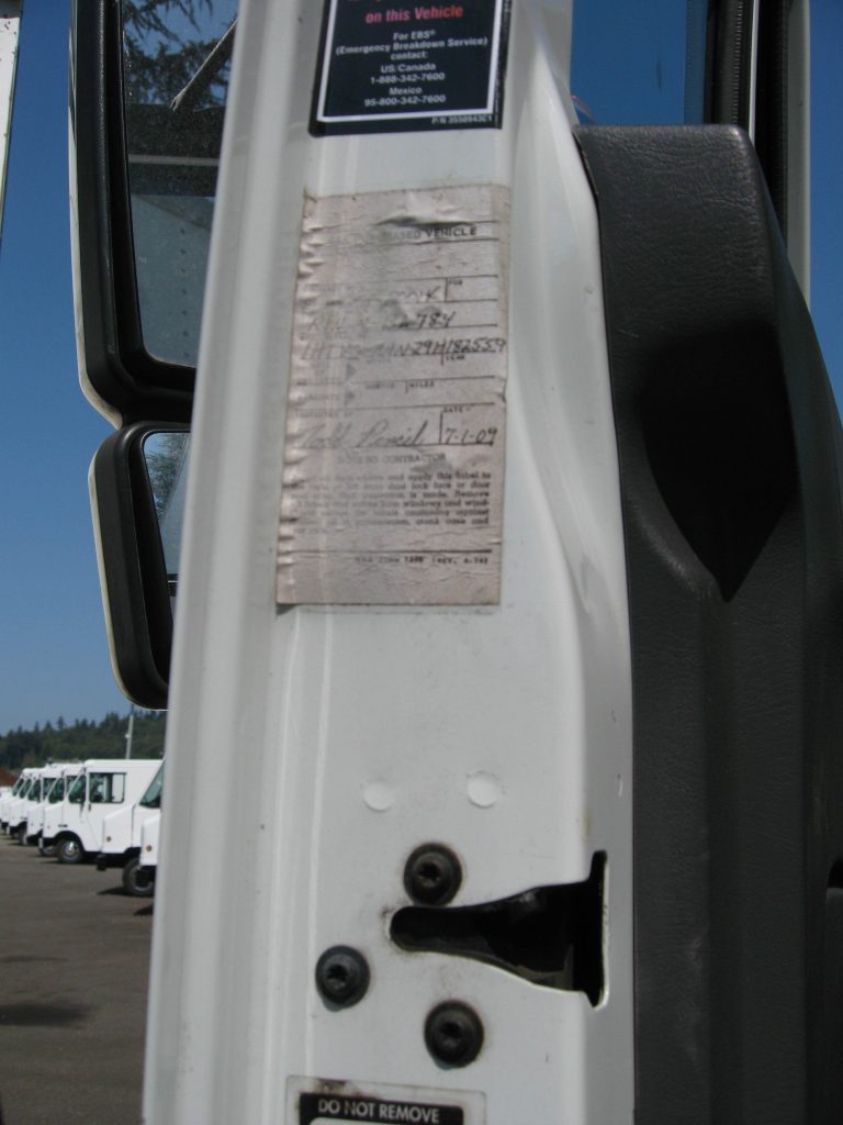 2009 International 7400 SBA 67a3dcdf93edac5a7e3b3fb3-768x1024-1