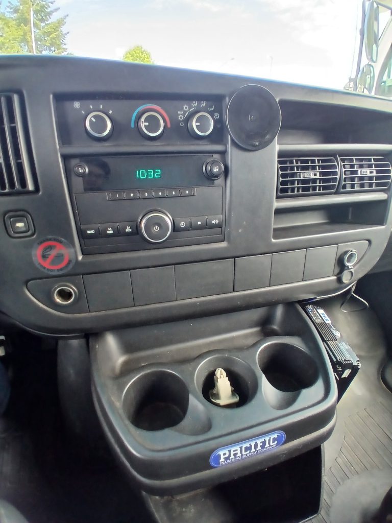 2010 GMC Savana Box Truck 1000007042-768x1024-1