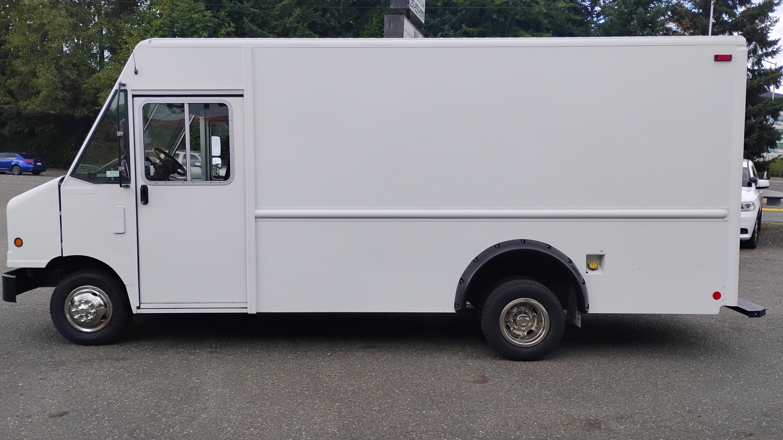 2011 Ford E-450 - image 6 of 6