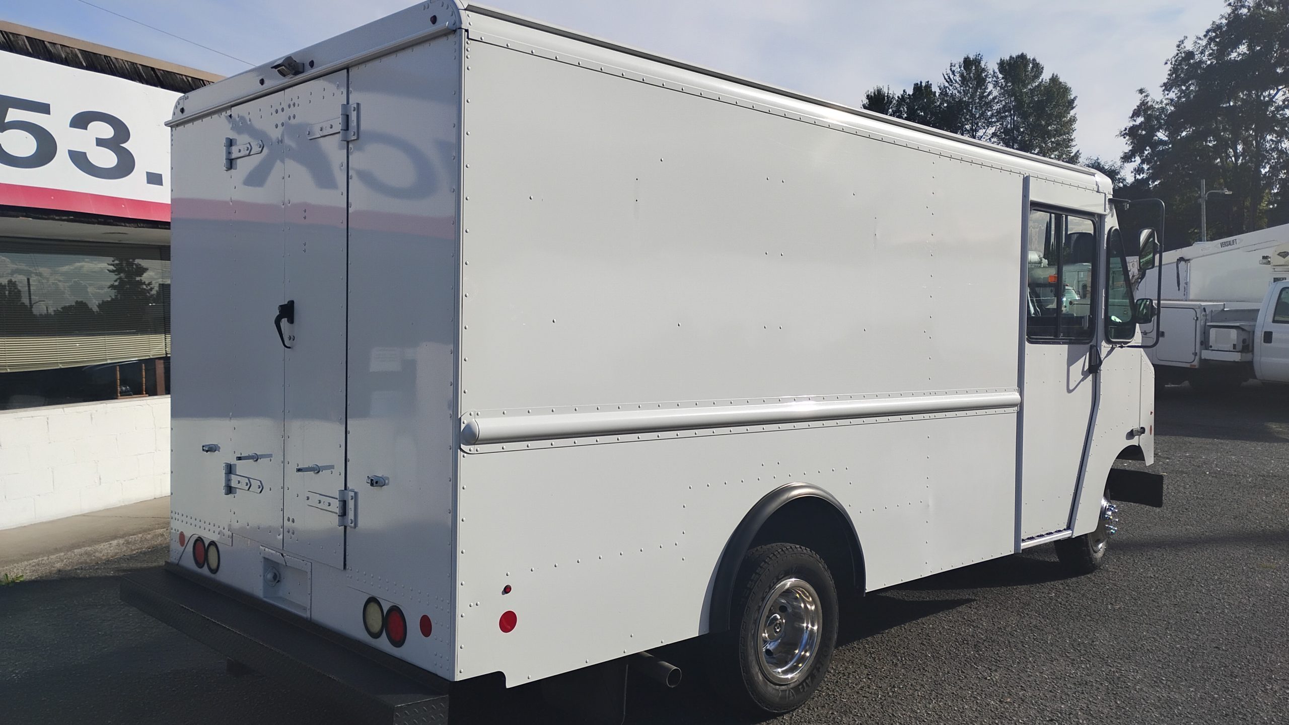 2016 Ford E-350 2016 Ford E-350 - image 3 of 6