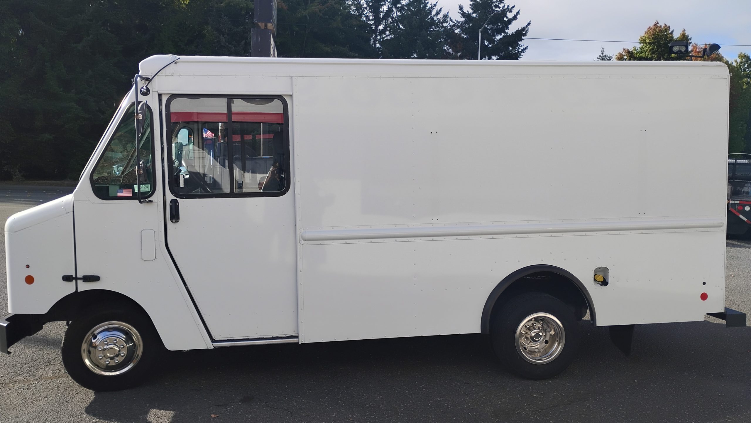 2016 Ford E-350 2016 Ford E-350 - image 6 of 6