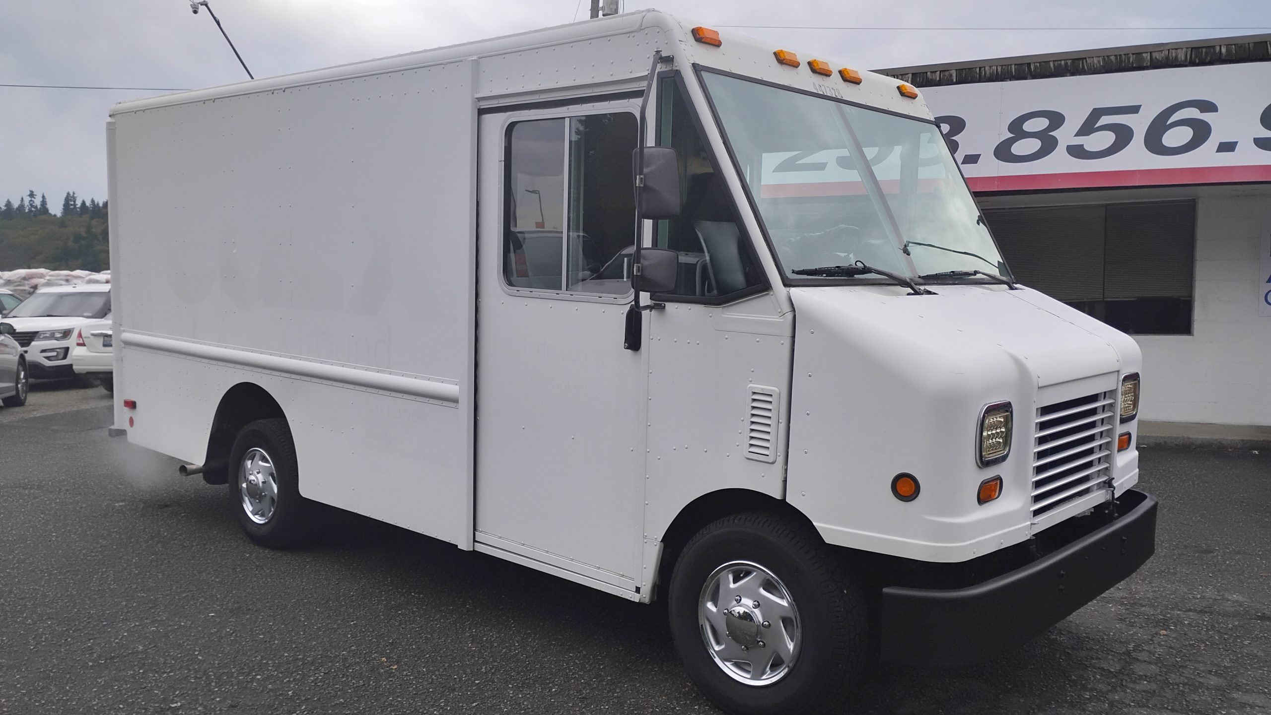 2010 Ford E350 Stepvan - image 1 of 6