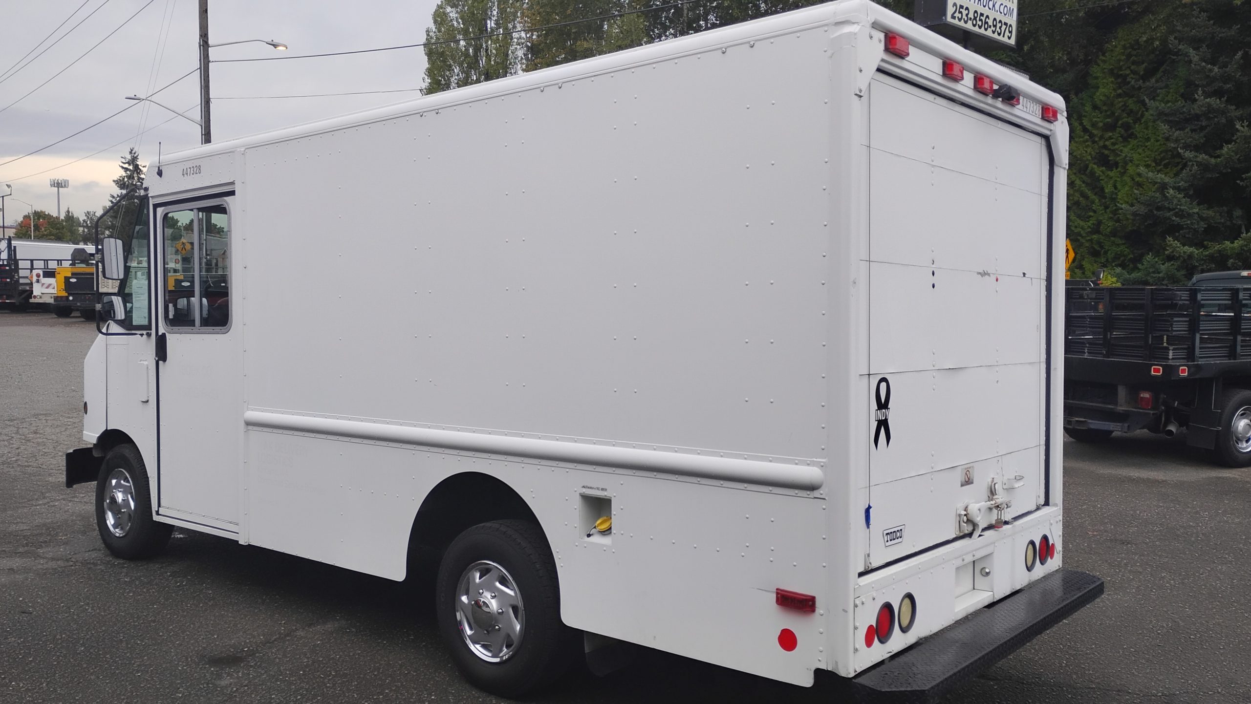 2010 Ford E350 Stepvan - image 5 of 6