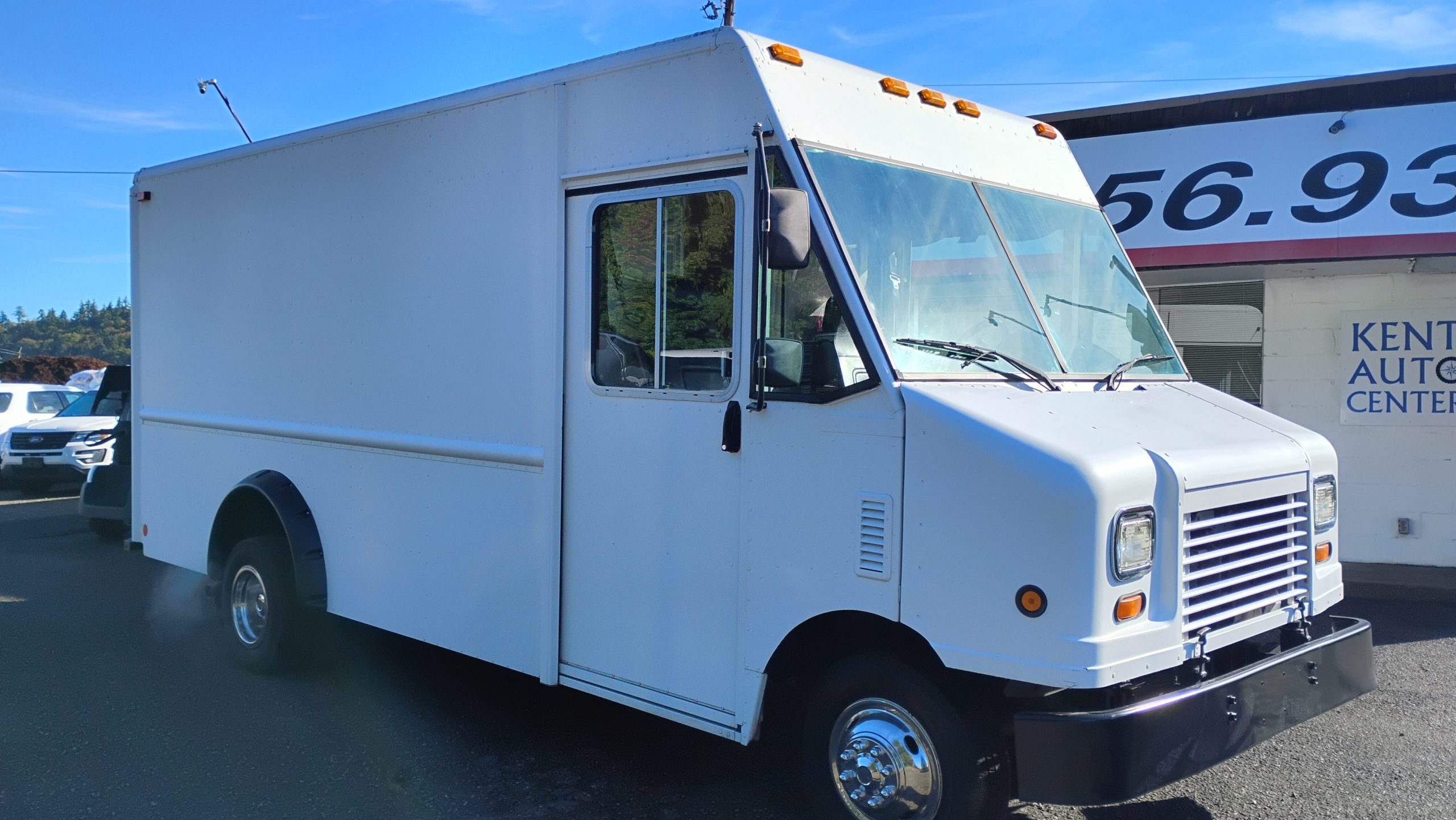 2011 FORD E450 - image 1 of 6