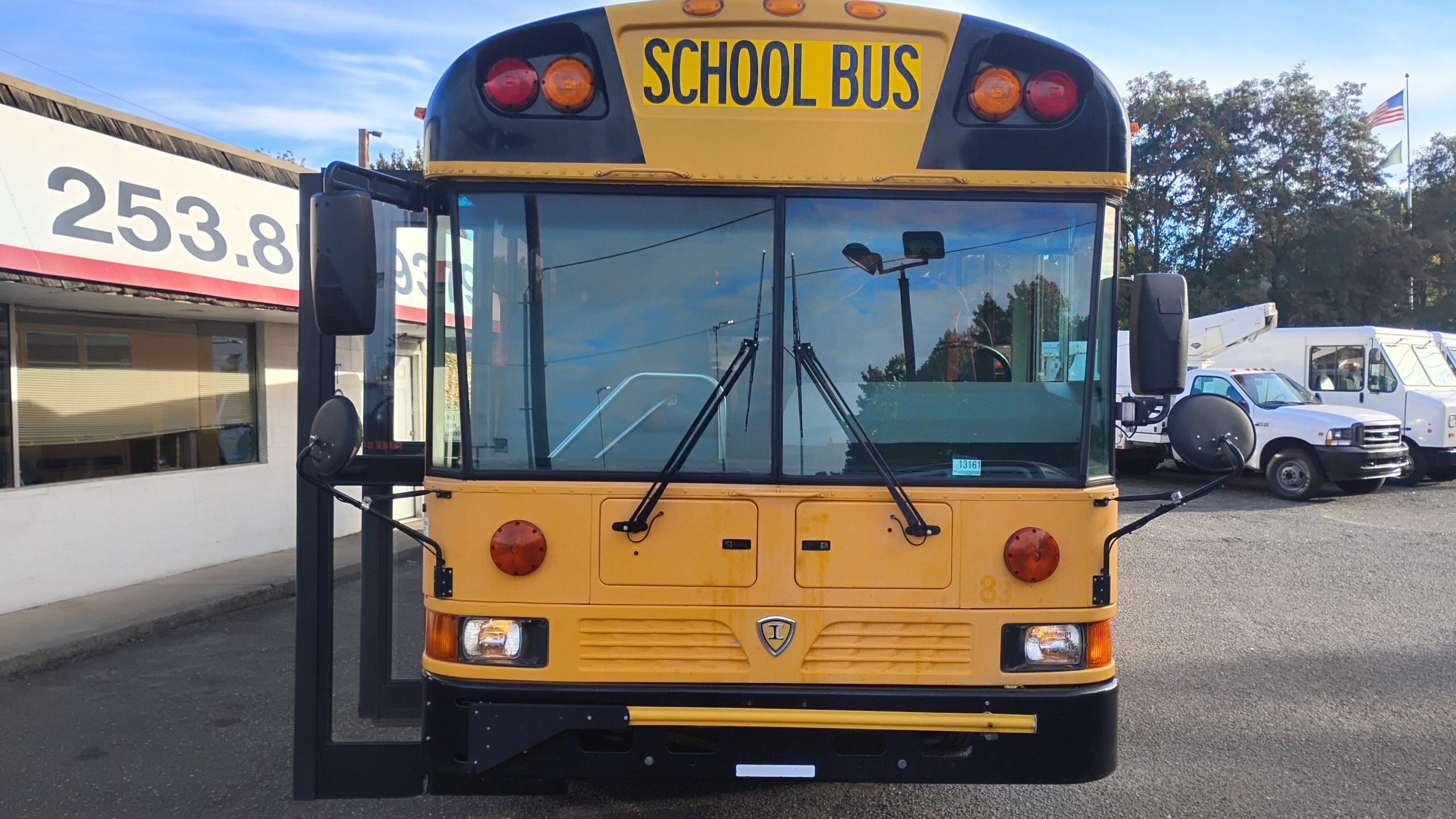 2014 IC-PB305 Bus - image 3 of 6