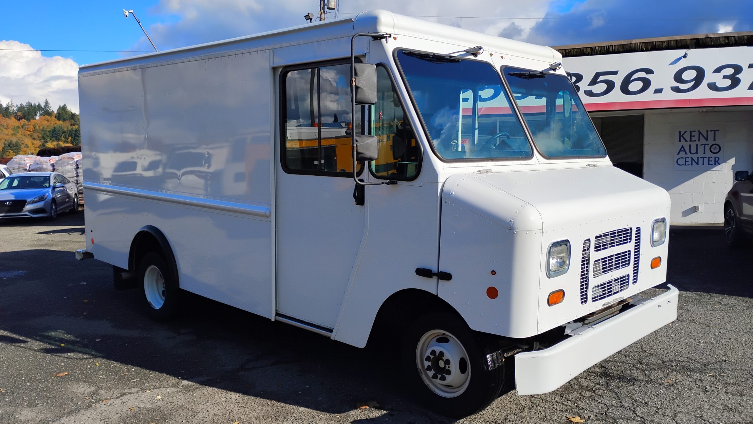 2014 Ford E350 Stepvan - image 1 of 6