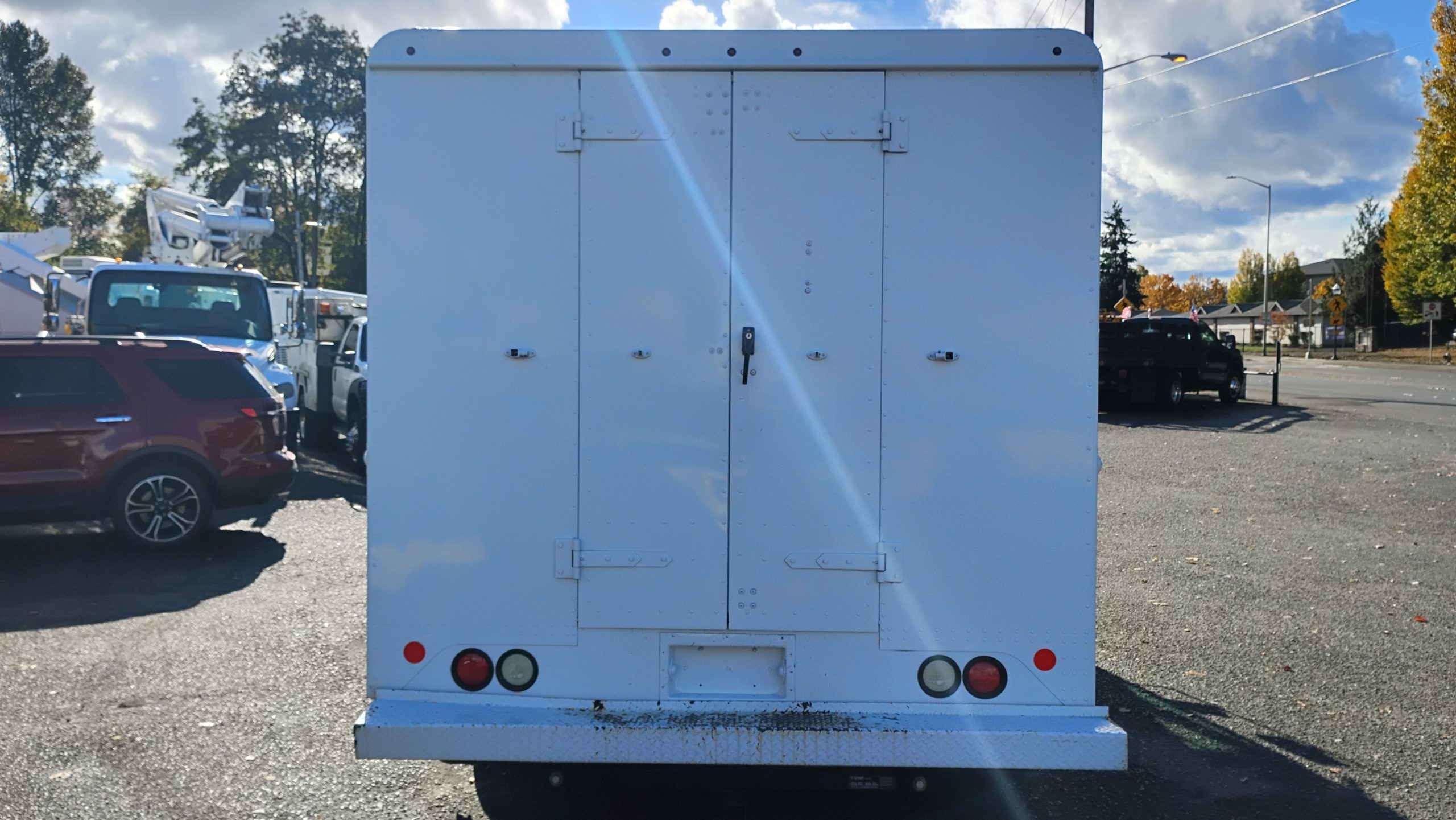 2014 Ford E350 Stepvan - image 4 of 6