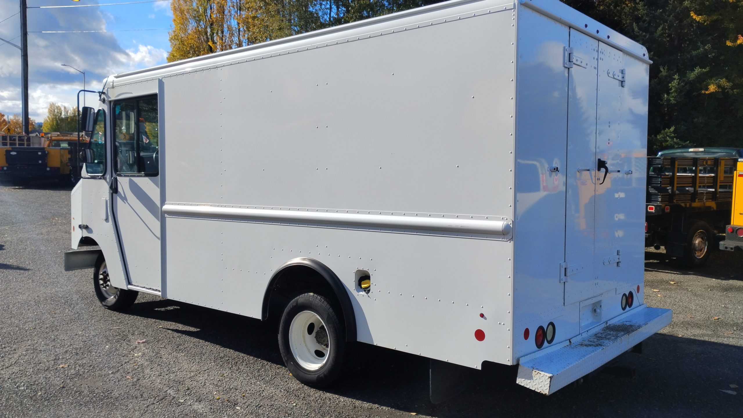 2014 Ford E350 Stepvan - image 5 of 6