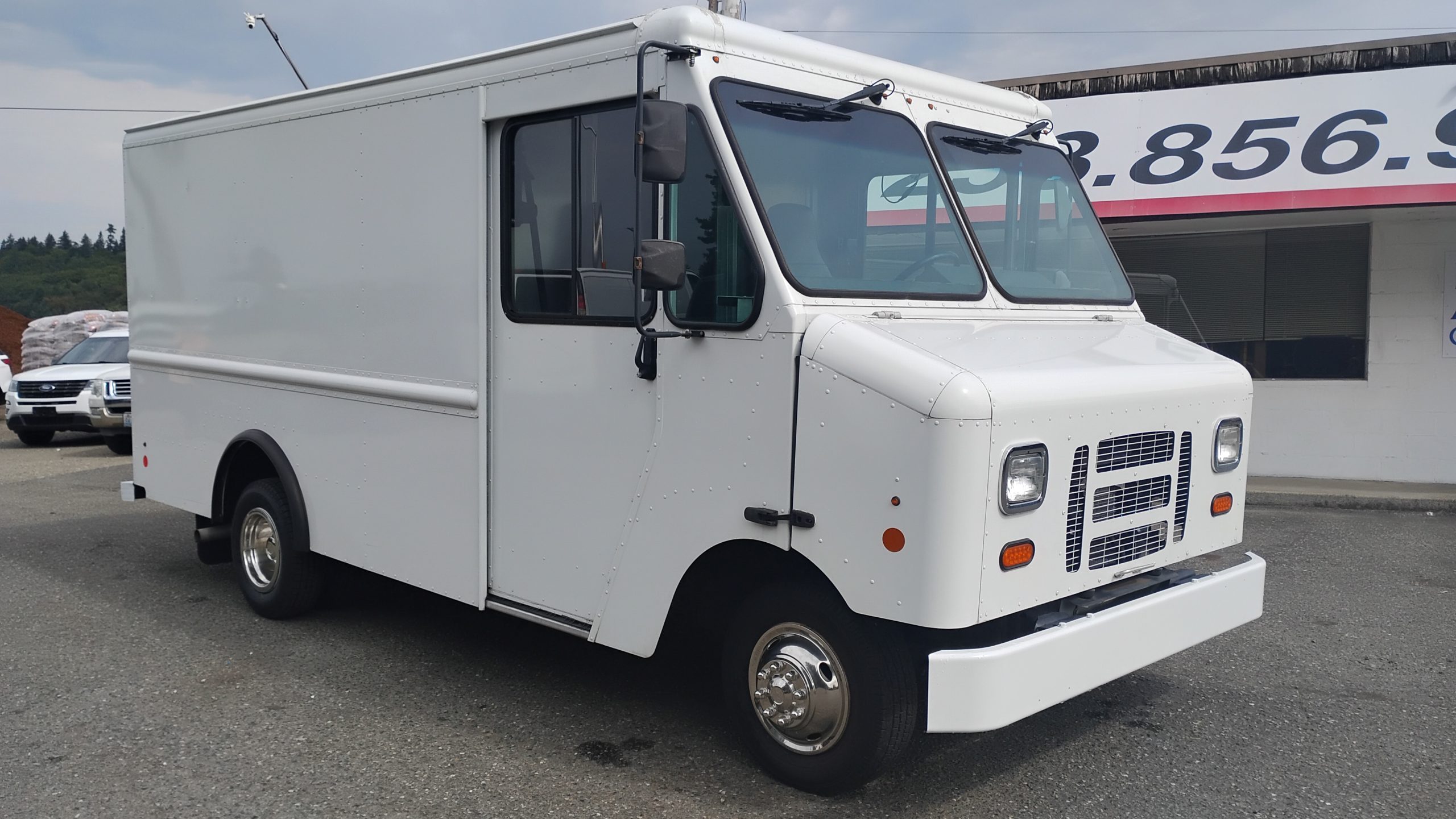 2016 Ford E350 Stepvan - image 1 of 6