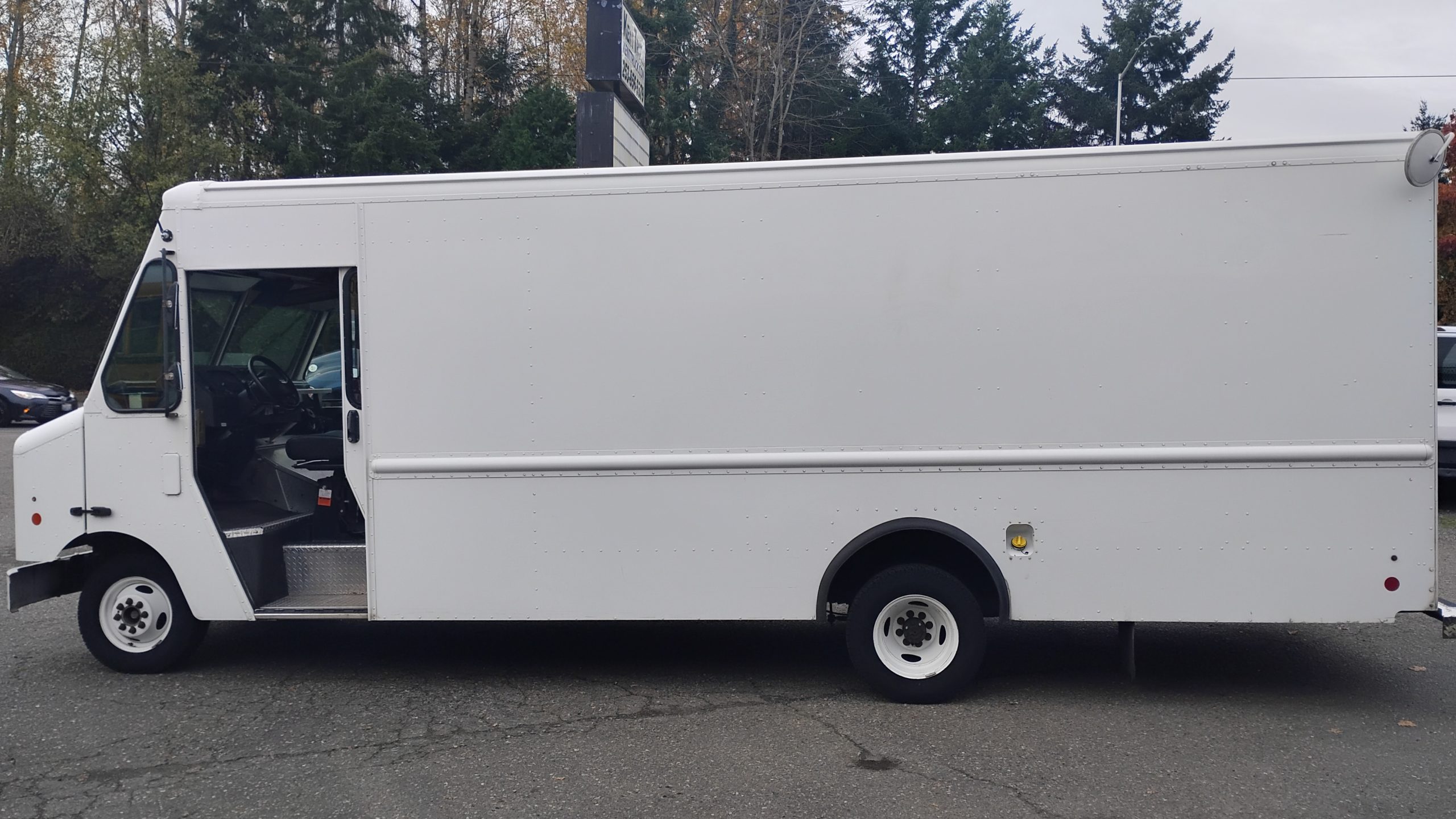 2014 Ford E450 Stepvan 18ft. 2014 Ford E450 Stepvan 18ft. - image 6 of 6