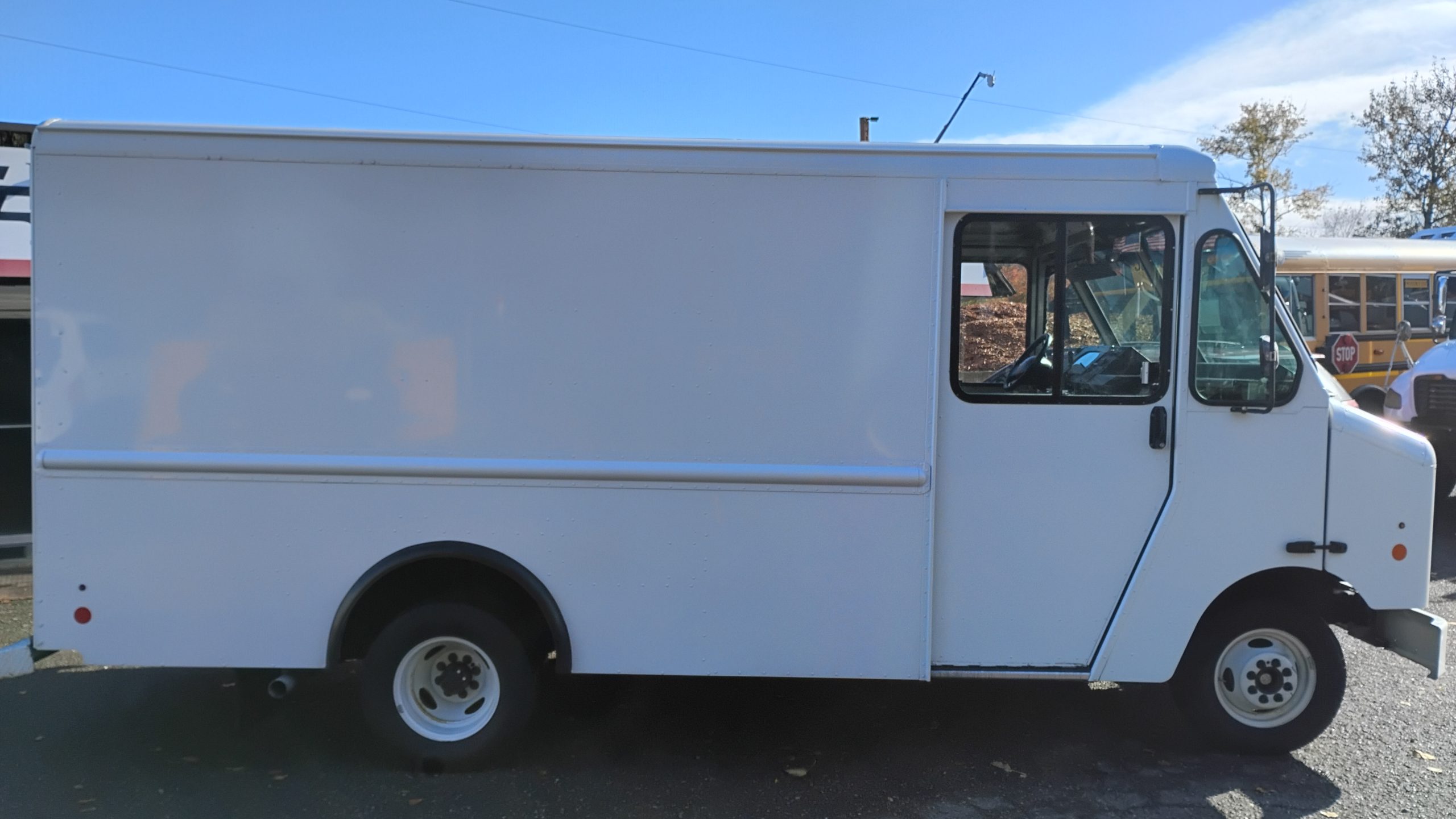 2016 Ford E350 Stepvan 2016 Ford E350 Stepvan - image 2 of 6