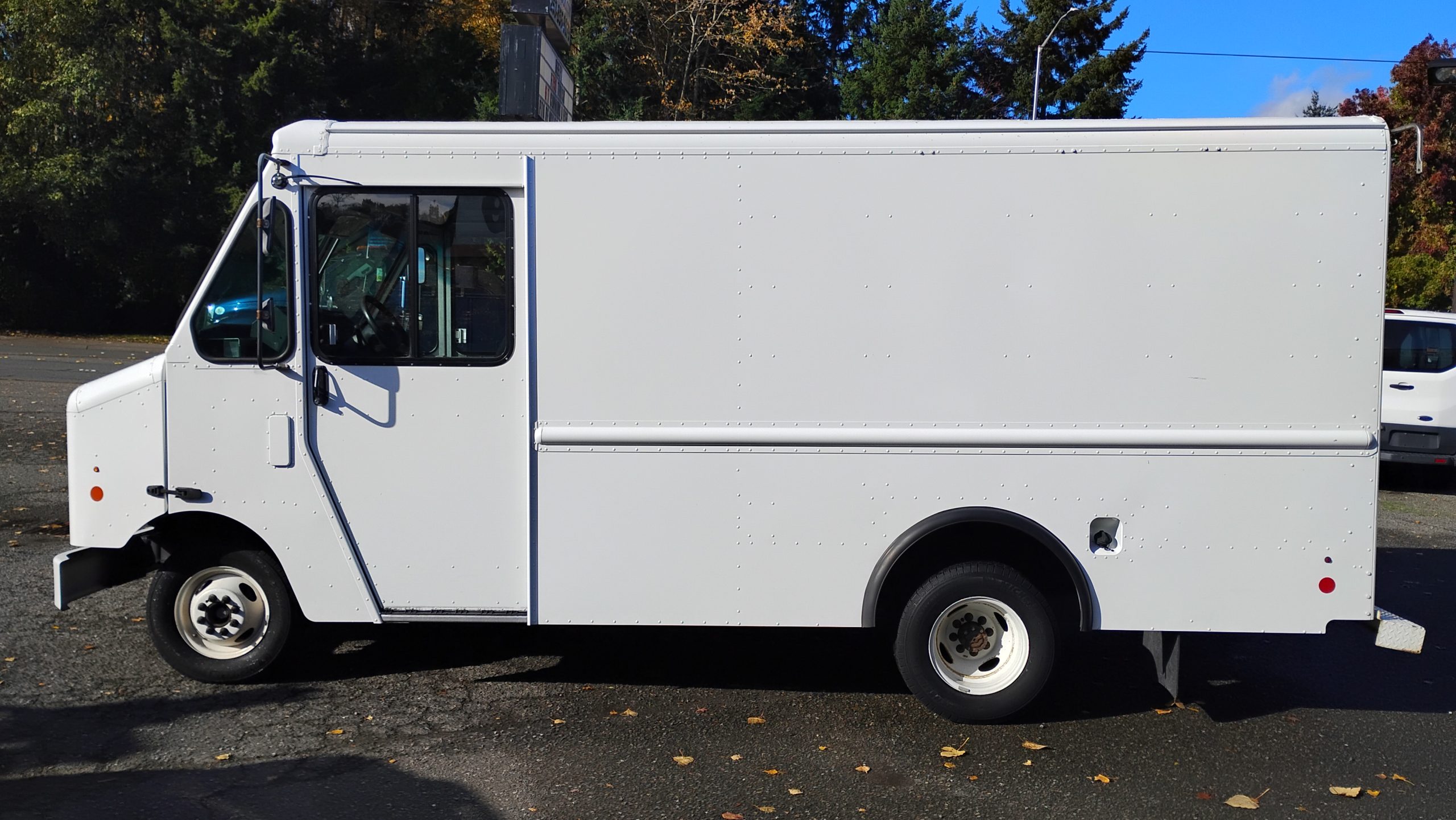 2016 Ford E350 Stepvan 2016 Ford E350 Stepvan - image 6 of 6